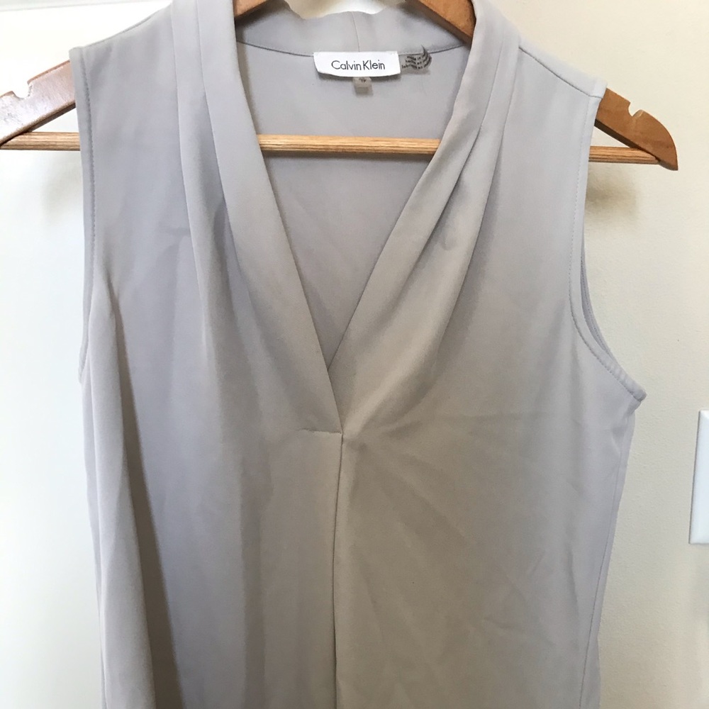 Gray sleeveless top